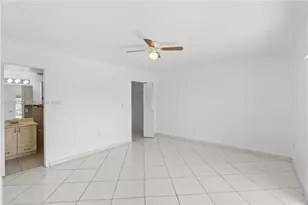 10877 NW 7th St, Miami, FL 33172 - Photo 22