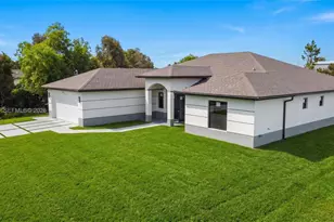 813 Bell Blvd S, Lehigh Acres, FL 33974 - Photo 2
