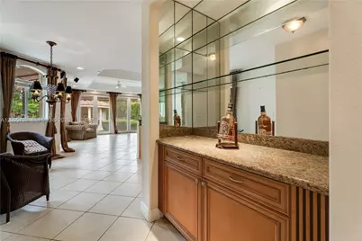 11071 SW 28th St, Miami, FL 33165 - Photo 10