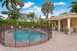 11071 SW 28th St, Miami, FL 33165 - Photo 54