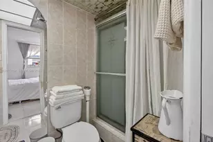610 NE 12th Ave, Hallandale Beach, FL 33009 - Photo 14
