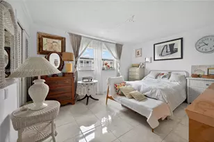 610 NE 12th Ave, Hallandale Beach, FL 33009 - Photo 12