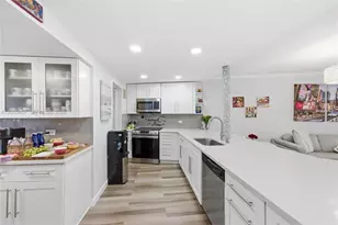 625 Oaks Dr, Pompano Beach, FL 33069 - Photo 8