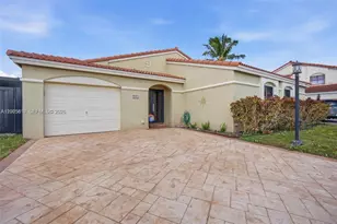 561 SW 87th Ct, Miami, FL 33174 - Photo 2