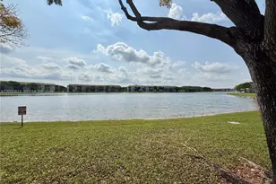 571 SW 141st Ave, Pembroke Pines, FL 33027 - Photo 22