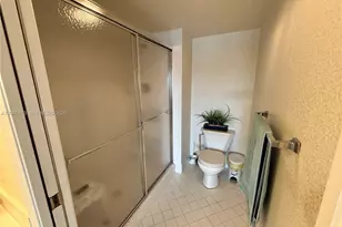 571 SW 141st Ave, Pembroke Pines, FL 33027 - Photo 20
