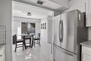 2360 Bayberry Dr, Pembroke Pines, FL 33024 - Photo 18