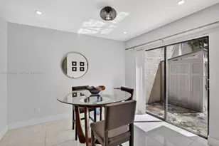 2360 Bayberry Dr, Pembroke Pines, FL 33024 - Photo 12