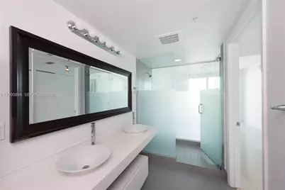 92 SW 3rd St #4612, Miami, FL 33130 - Photo 16