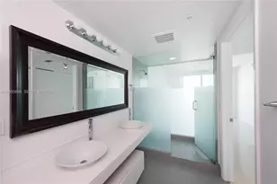 92 SW 3rd St, Miami, FL 33130 - Photo 16