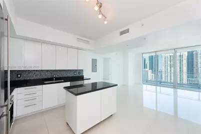 92 SW 3rd St #4612, Miami, FL 33130 - Photo 10