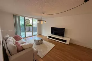 1155 Brickell Bay Dr, Miami, FL 33131 - Photo 2