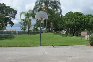 2320 S Cypress Bend Dr, Pompano Beach, FL 33069 - Photo 26