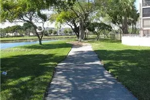 2320 S Cypress Bend Dr, Pompano Beach, FL 33069 - Photo 34