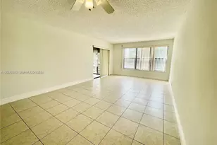 2320 S Cypress Bend Dr, Pompano Beach, FL 33069 - Photo 8