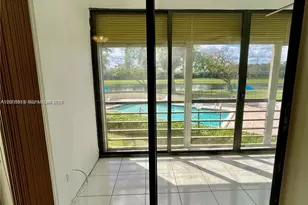 2320 S Cypress Bend Dr, Pompano Beach, FL 33069 - Photo 18