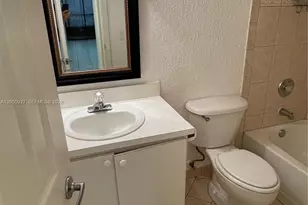 1100 Constitution Dr, Homestead, FL 33034 - Photo 22