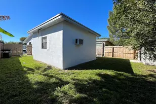 6301 SW 20th St, North Lauderdale, FL 33068 - Photo 14