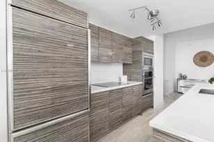 460 NE 28th St, Miami, FL 33137 - Photo 10