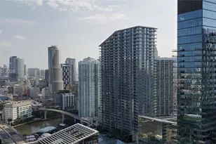 55 SW 9th St, Miami, FL 33130 - Photo 20