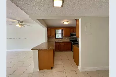 2320 S Cypress Bend Dr #204, Pompano Beach, FL 33069 - Photo 2