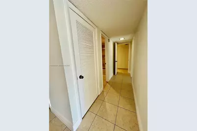 2320 S Cypress Bend Dr #204, Pompano Beach, FL 33069 - Photo 10