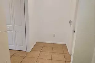 3600 Oaks Clubhouse Dr, Pompano Beach, FL 33069 - Photo 6