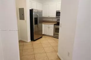 3600 Oaks Clubhouse Dr, Pompano Beach, FL 33069 - Photo 4