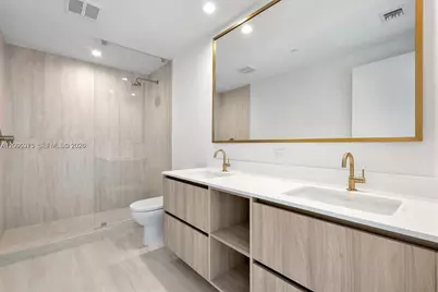 77 SE 5th St #4106, Miami, FL 33131 - Photo 10