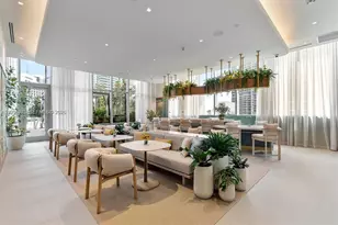 77 SE 5th St, Miami, FL 33131 - Photo 18