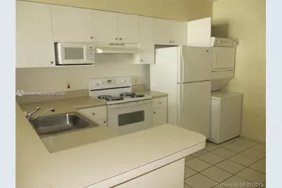 5091 NW 7th St #807, Miami, FL 33126 - Photo 2