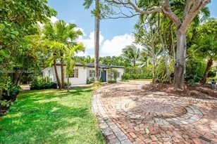 11222 NE 9th Ave, Biscayne Park, FL 33161 - Photo 2