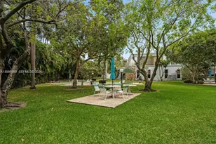 1000 NE 14th Ave, Hallandale Beach, FL 33009 - Photo 18