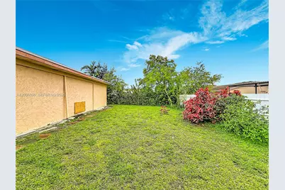 750 N Douglas Rd, Pembroke Pines, FL 33024 - Photo 4