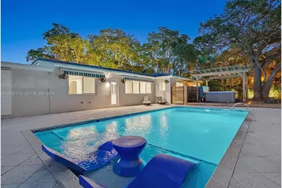 2 NW 89th St, El Portal, FL 33150 - Photo 26