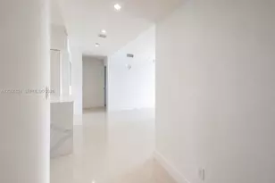 601 NE 36th St, Miami, FL 33137 - Photo 8