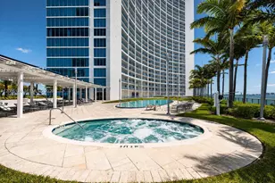 601 NE 36th St, Miami, FL 33137 - Photo 14