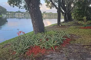 1064 NW 97th Ave, Pembroke Pines, FL 33024 - Photo 34