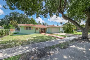 866 NE 99th St, Miami Shores, FL 33138 - Photo 2