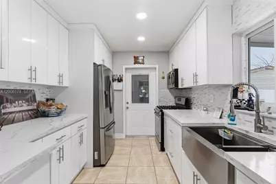 1132 W 71st St, Hialeah, FL 33014 - Photo 12