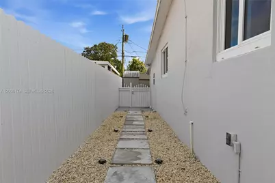 1132 W 71st St, Hialeah, FL 33014 - Photo 26