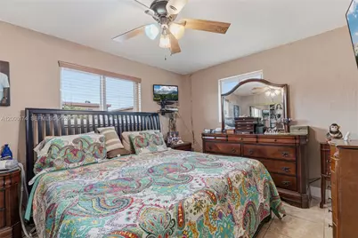 1132 W 71st St, Hialeah, FL 33014 - Photo 16