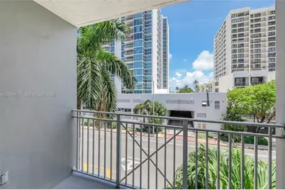 2642 Collins Ave #306, Miami Beach, FL 33140 - Photo 8