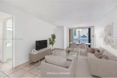 2642 Collins Ave #306, Miami Beach, FL 33140 - Photo 2