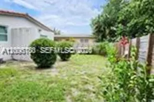 8960 NE 2nd Ave, El Portal, FL 33138 - Photo 12