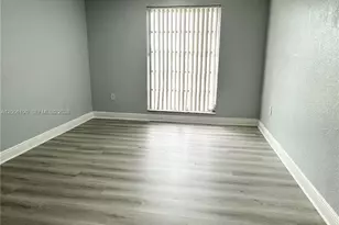 9405 SW 76th St, Miami, FL 33173 - Photo 8