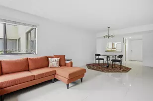 183 Lakeview Dr, Weston, FL 33326 - Photo 6