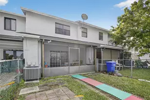 10431 NW 3rd St, Pembroke Pines, FL 33026 - Photo 12