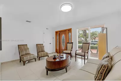 9625 SW 47th St, Miami, FL 33165 - Photo 8