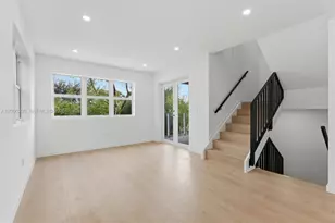 824 SE 12th Ct, Fort Lauderdale, FL 33316 - Photo 2